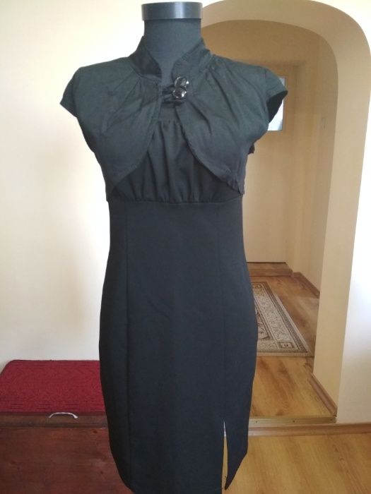 Черна рокля със сако подарък