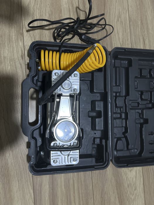 Продам компрессор автомобильный