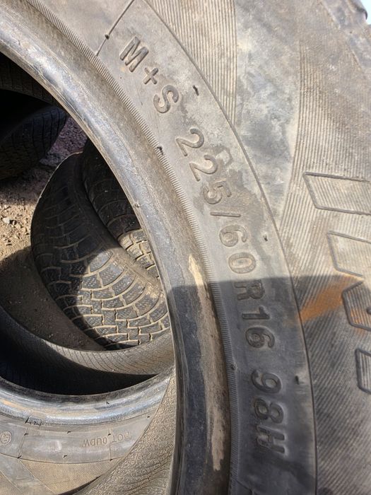 Продам 2 баллона 225 /60 r16