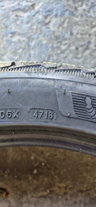 4 anvelope iarna Michelin 265/40/20.Pretul este pe bucata.