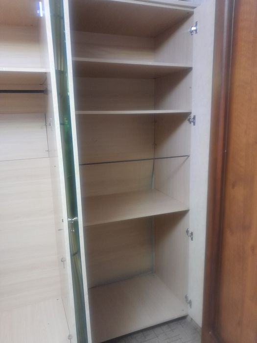 Продам б/у шкаф.