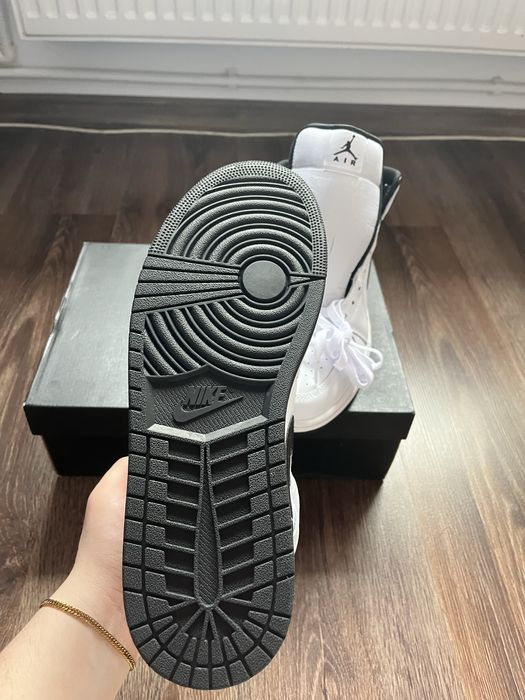 Jordan 1 Mid Reverse Panda 46 Noi in cutie