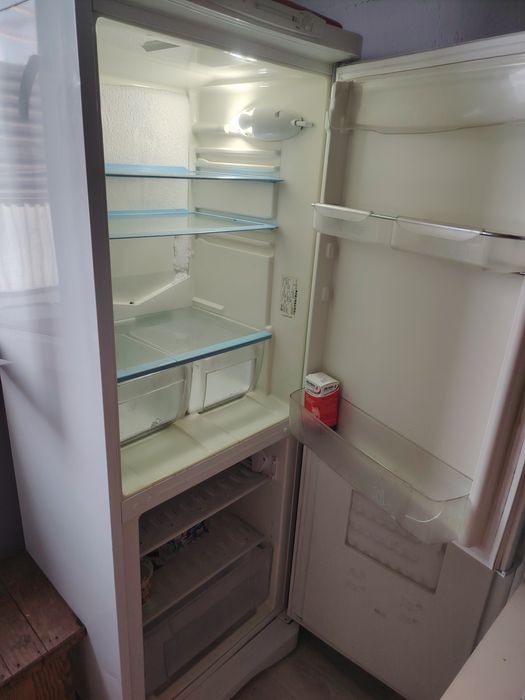 Холодильник Indesit