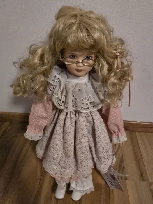 Порцеланова кукла