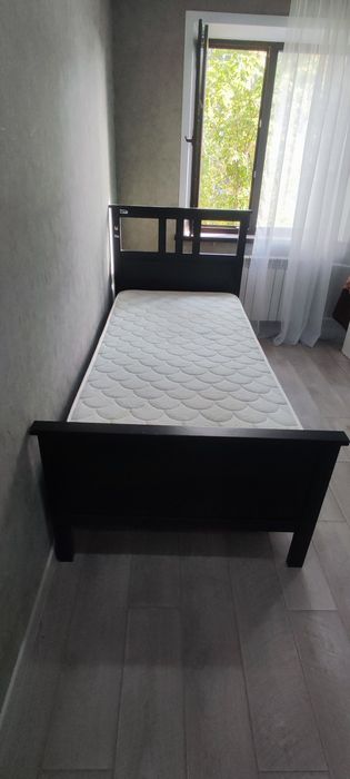 Кроватать деревянная