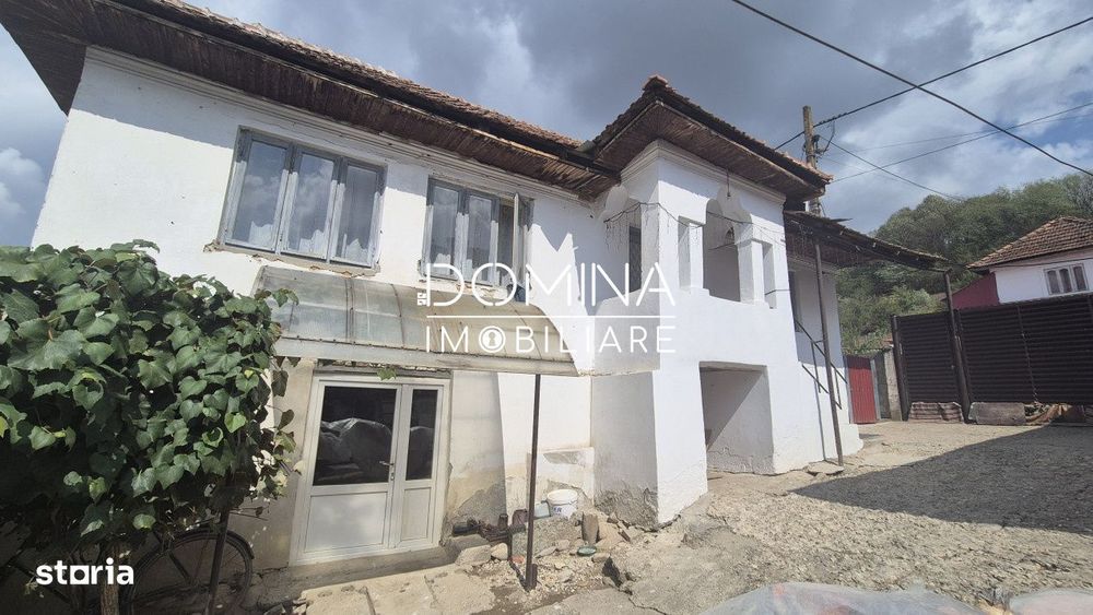 Vanzare casa traditionala in Bengesti-Ciocadia, str. Linia Mare