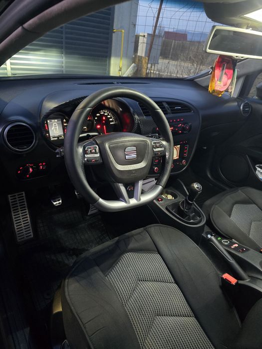 SEAT Leon 2012 — imagine 5