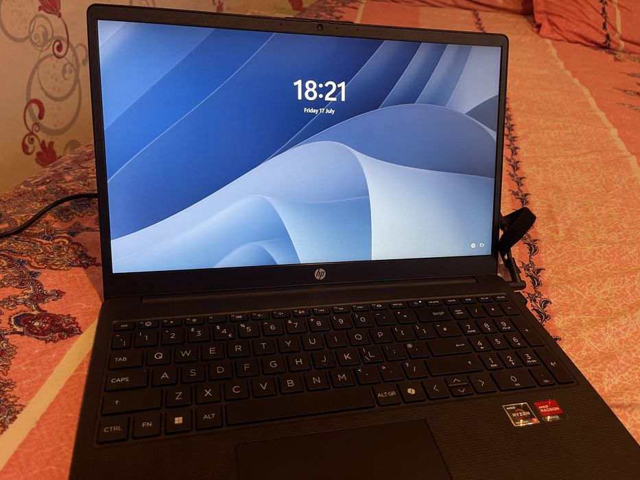 Vand Laptop 15-fcOxxxx 8 gb ram ddr5