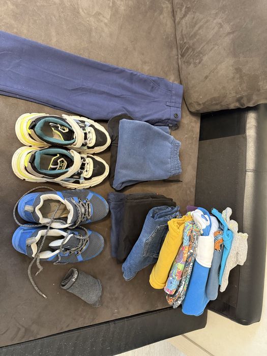 Отдам обувь и вещи мальчику