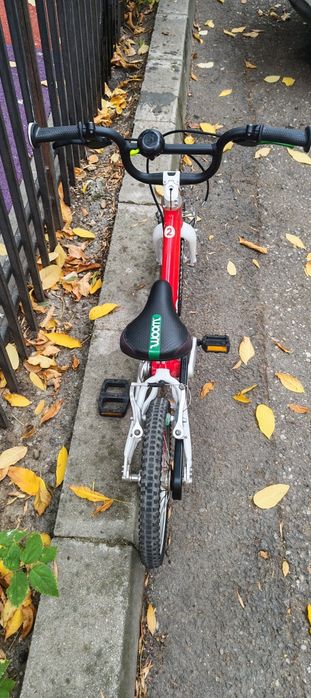 Bicicleta Woom 2 roșie