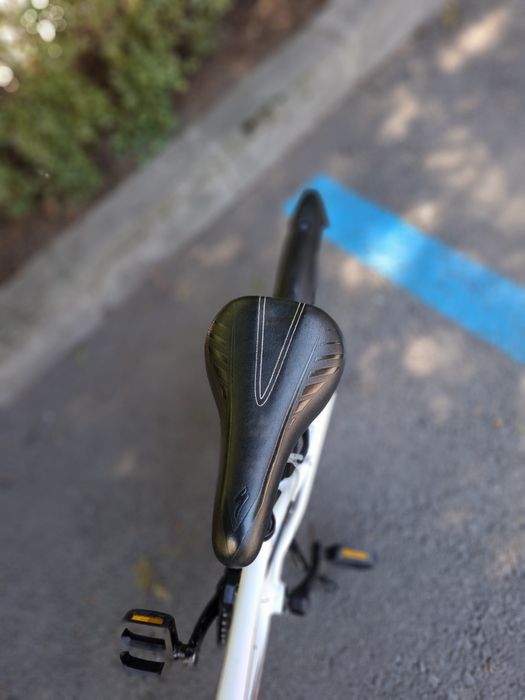 Vând bicicletă Specialized