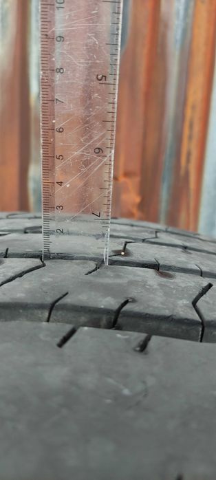 Продам резину на фуру б/у