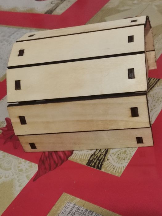 Casuta din lemn pt hamsteri