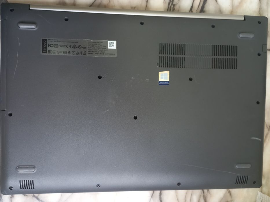 Лаптоп Lenovo ideapad 330 17.3 AMD A6-9225 8gb DDR4