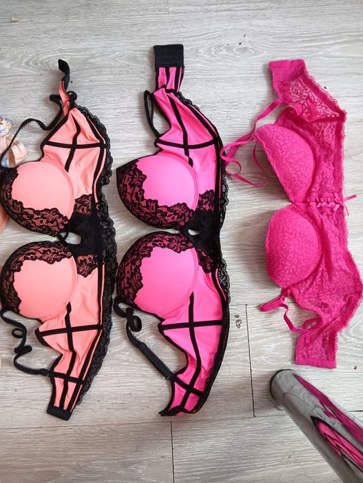 Сутиени и комплект