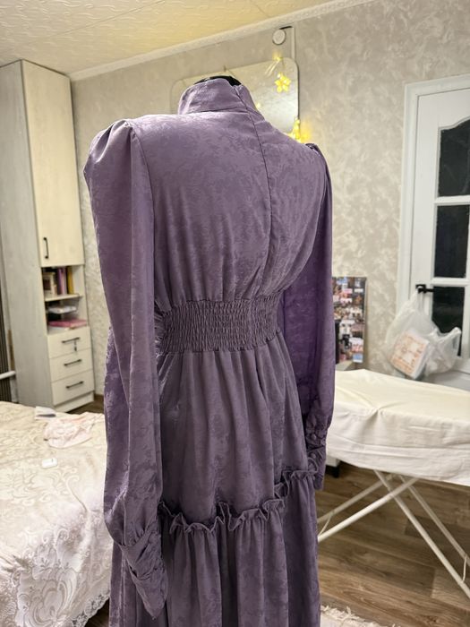 Платье с вырезом