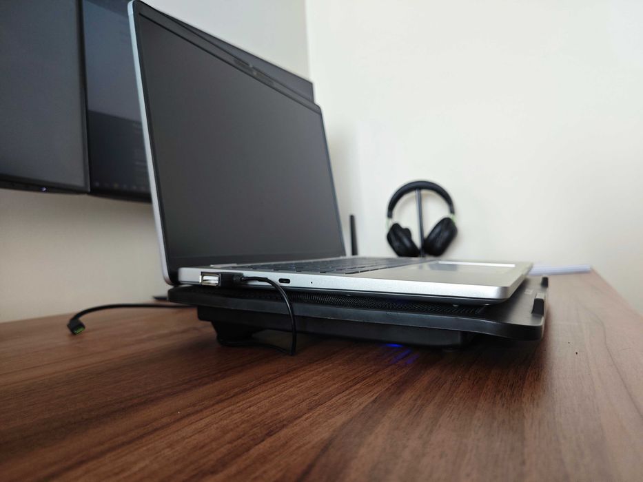 Охлаждаща постаква за лаптоп