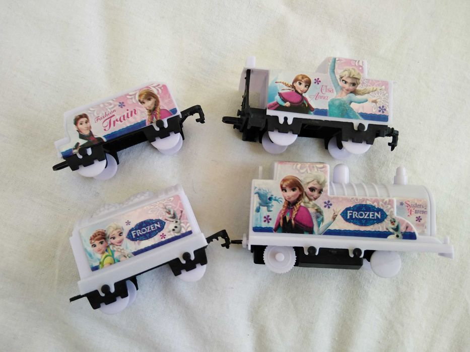 различни играчки,костюми