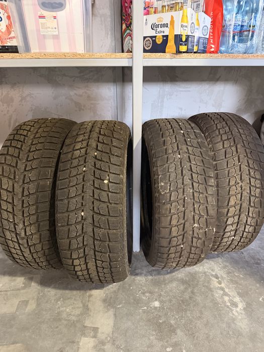 Vând anvelope M+S 255/50/R20