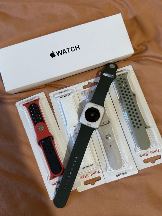 Apple Watch SE (Gen 2) 44mm