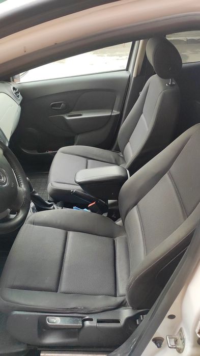 Vând Dacia Logan 2 1.2 cu gpl valabil până în 2031