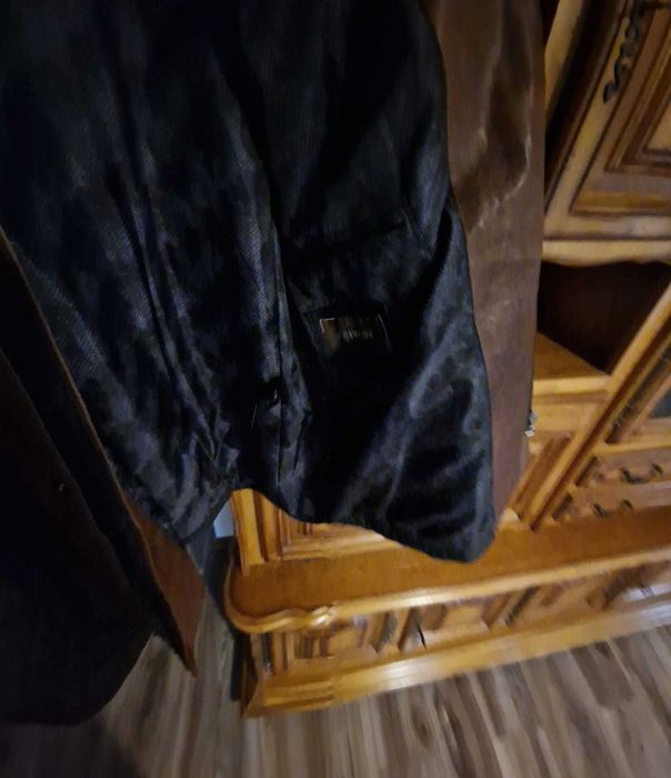 Scurta eleganta din piele