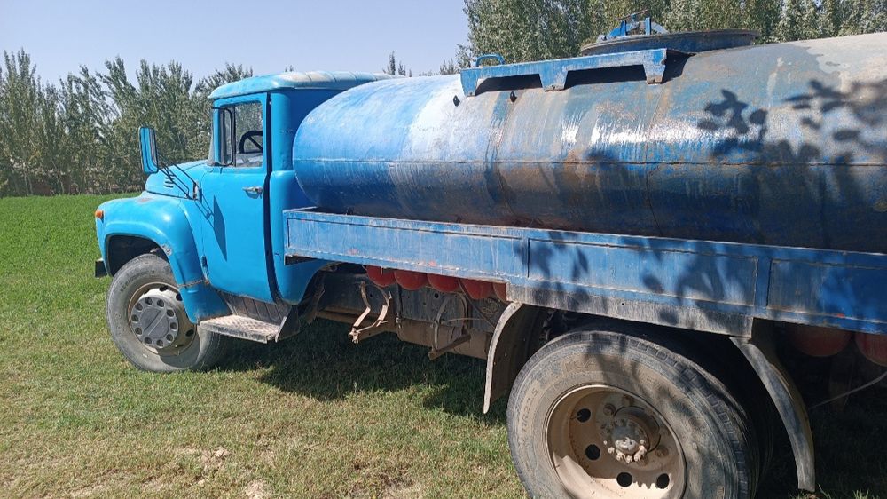 1980 yil Zil 130 vodavoz sotiladi