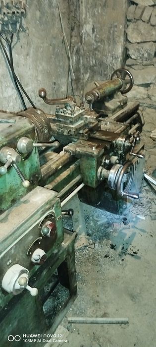 Токарный станок сотилади