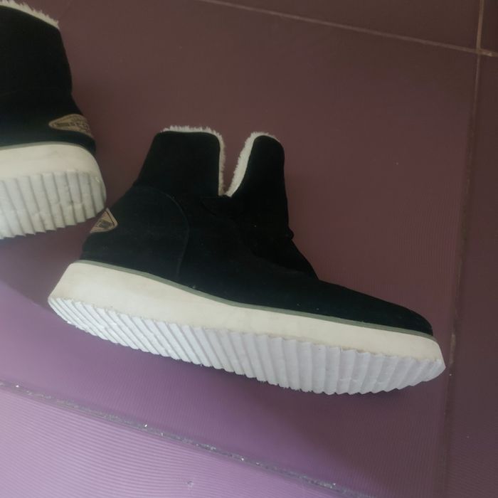 Vind ghete îmblănite marimea 37 , 38