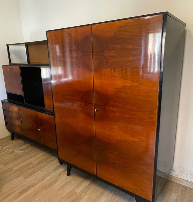 Gratuit mobila veche furnir