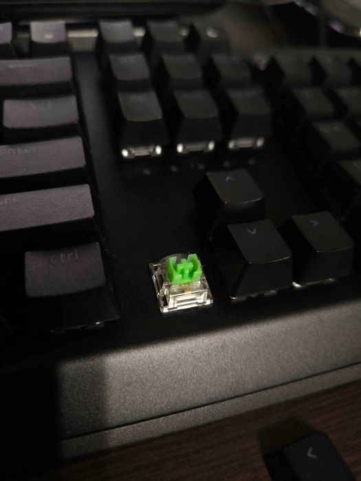 Механична клавиатура Razer Blackwidow V3 Full Size (Tactile) с регулируема RGB подсветка и плетен кабел