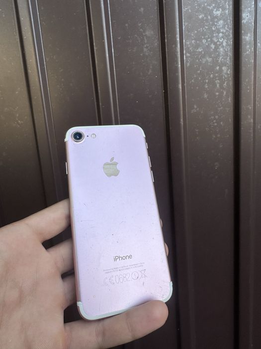 Продам iphone 7 128