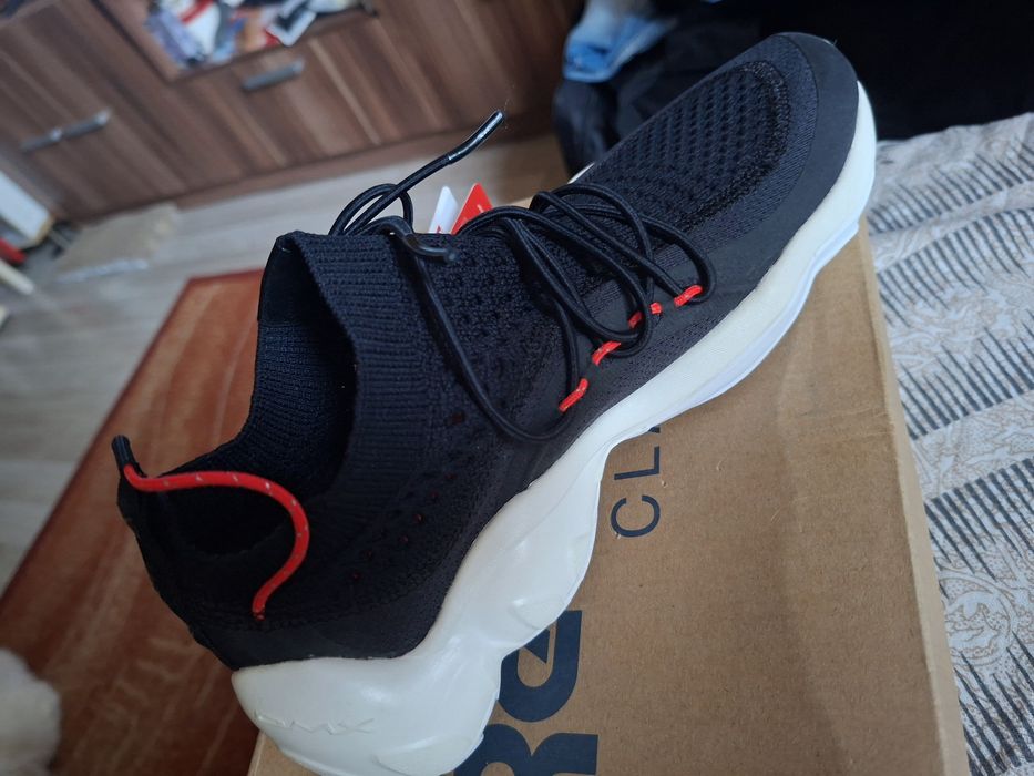 Vind adidași Reebok mărimea 36-37 nefolosit nou