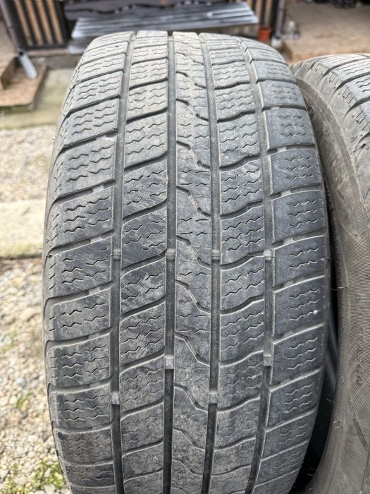 Vând Anvelope M+S 225/50 r17