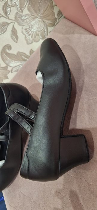 Скарпини за танци