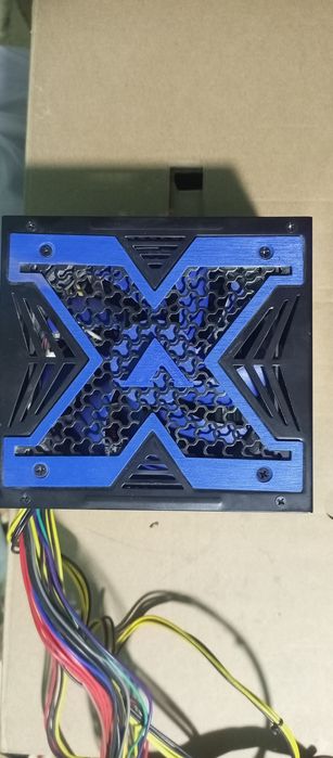 Blokpitaniya kompyuterga