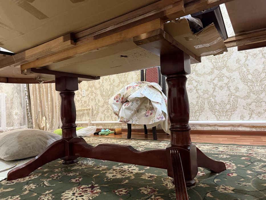 Раздвижной стол + 6 стульев