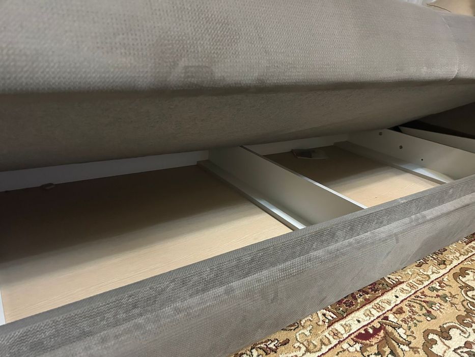 Продам раскладной диван гостинный