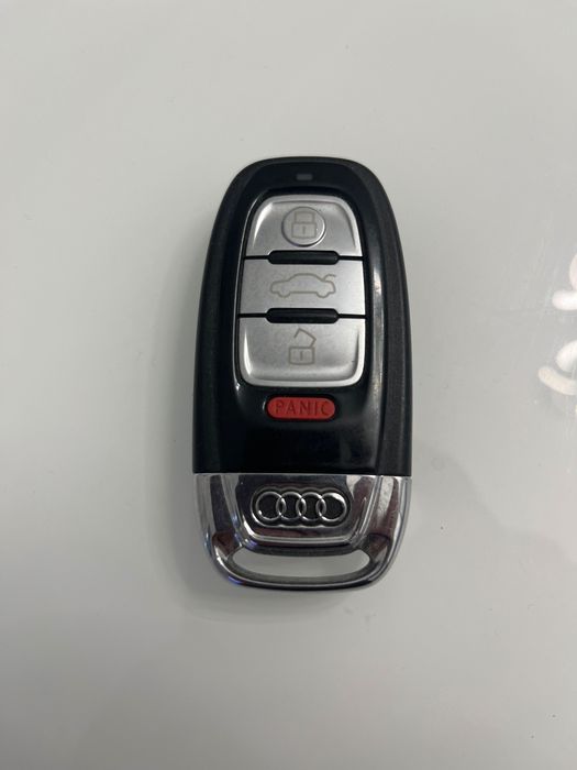 Оригинален ключ за Ауди А8
