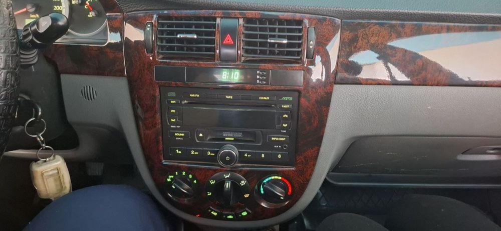 Ласетти 1.8  2009