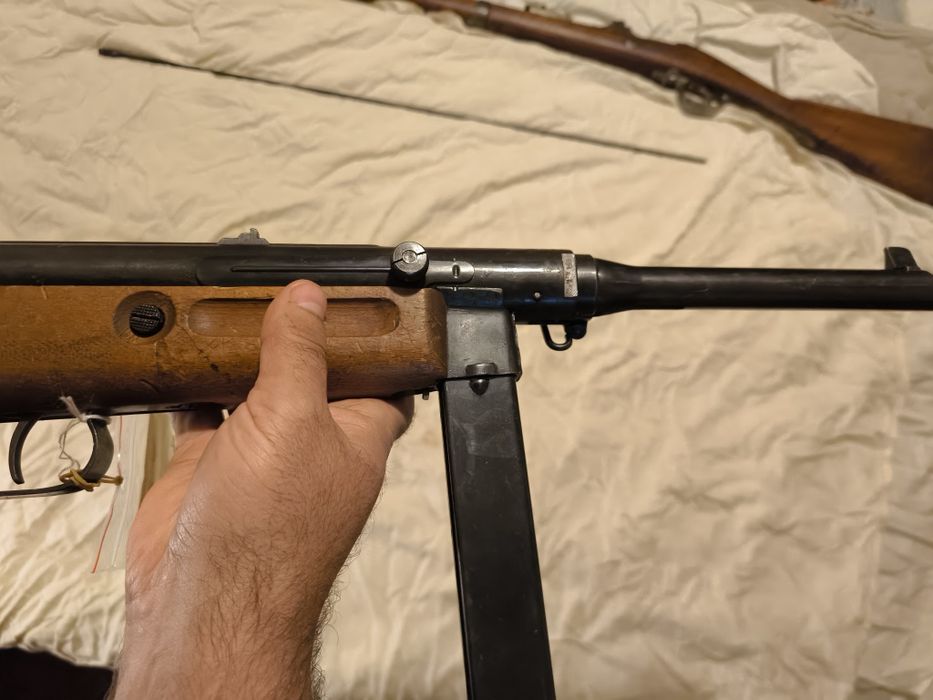 Обезопасен автомат Bereta ot VSV. картечен пистолет, пушка, карабина