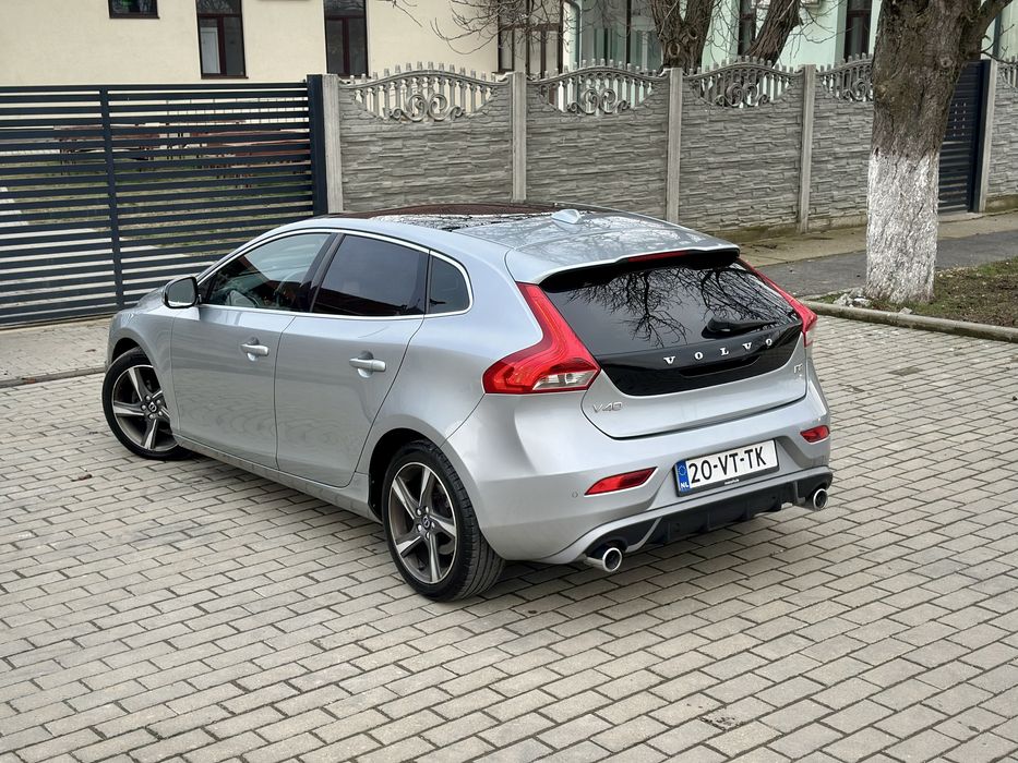 Volvo V40 R-Design, 1.6 diesel, 115 Cp, euro 5, an 2013