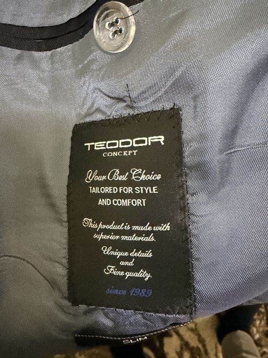 Официален слим костюм Teodor