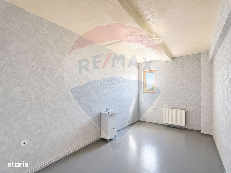 Spațiu comercial renovat, vitrină generoasă, vad excelent, Mănăștur