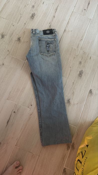 продаются джинсы