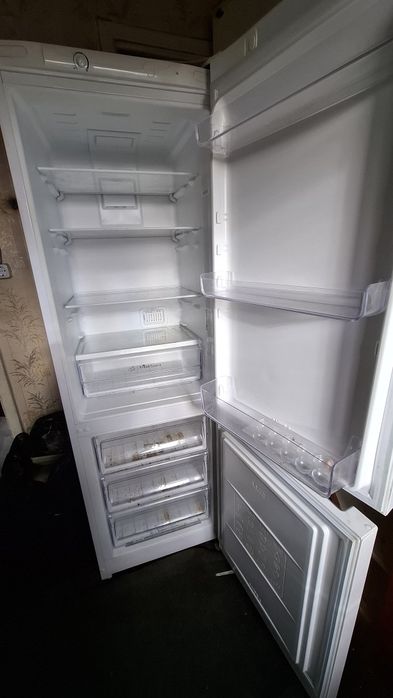 Холодильник  INDESIT