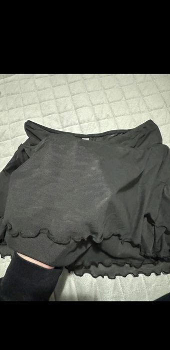 Fusta mini neagra lejera