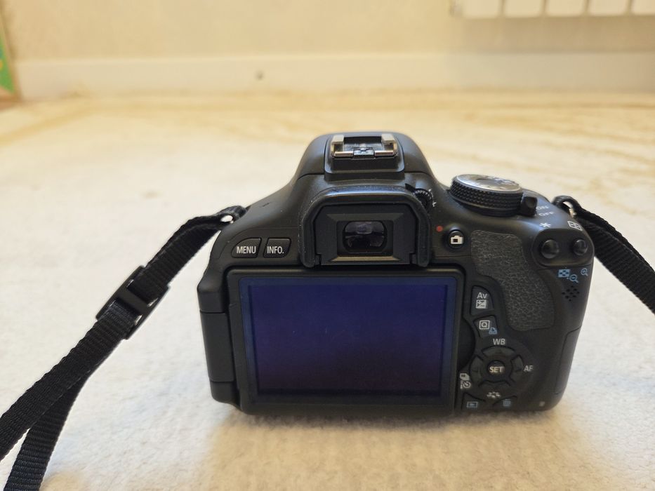 Фотоаппарат Canon 600D