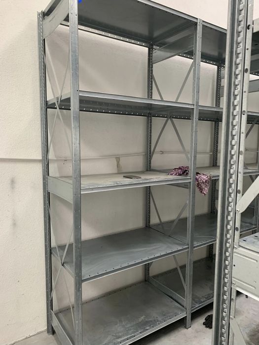 Rafturi metalice zincate marfa manuala 
Tip piking 
Înălțime de la 1.5