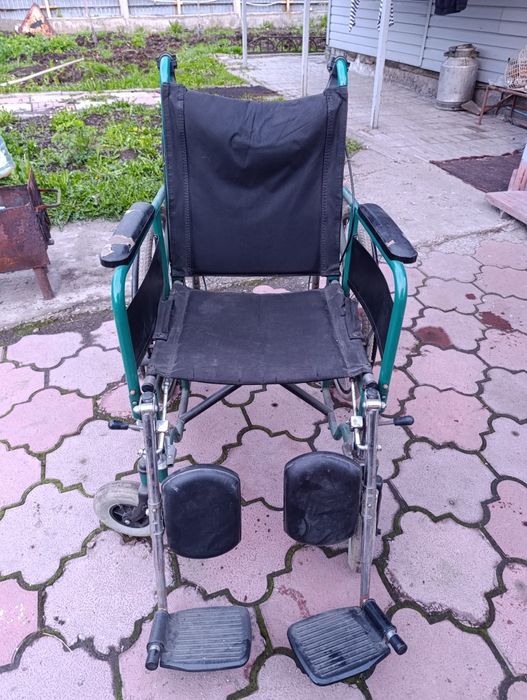 Продам инвалидную коляску